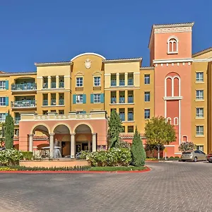 https://lavish-lake-las-vegas-condo-w-resort-amenities.las-vegashotels.net