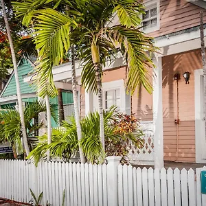 2* Gasthof Courtney's Place Historic & Inns